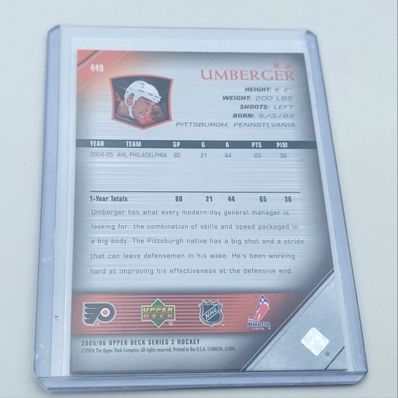 RJ Umberger Upper Deck Young Guns Rookie Card 2005/06 Card #449 Flyers - Picture 2 of 2